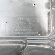 Load image into Gallery viewer, Hyundai I20 front bumper centre grill 2020-2022 Hatchback Genuine 86351-Q0200
